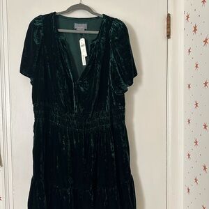 Anthropologie NWT somerset mini in green velvet